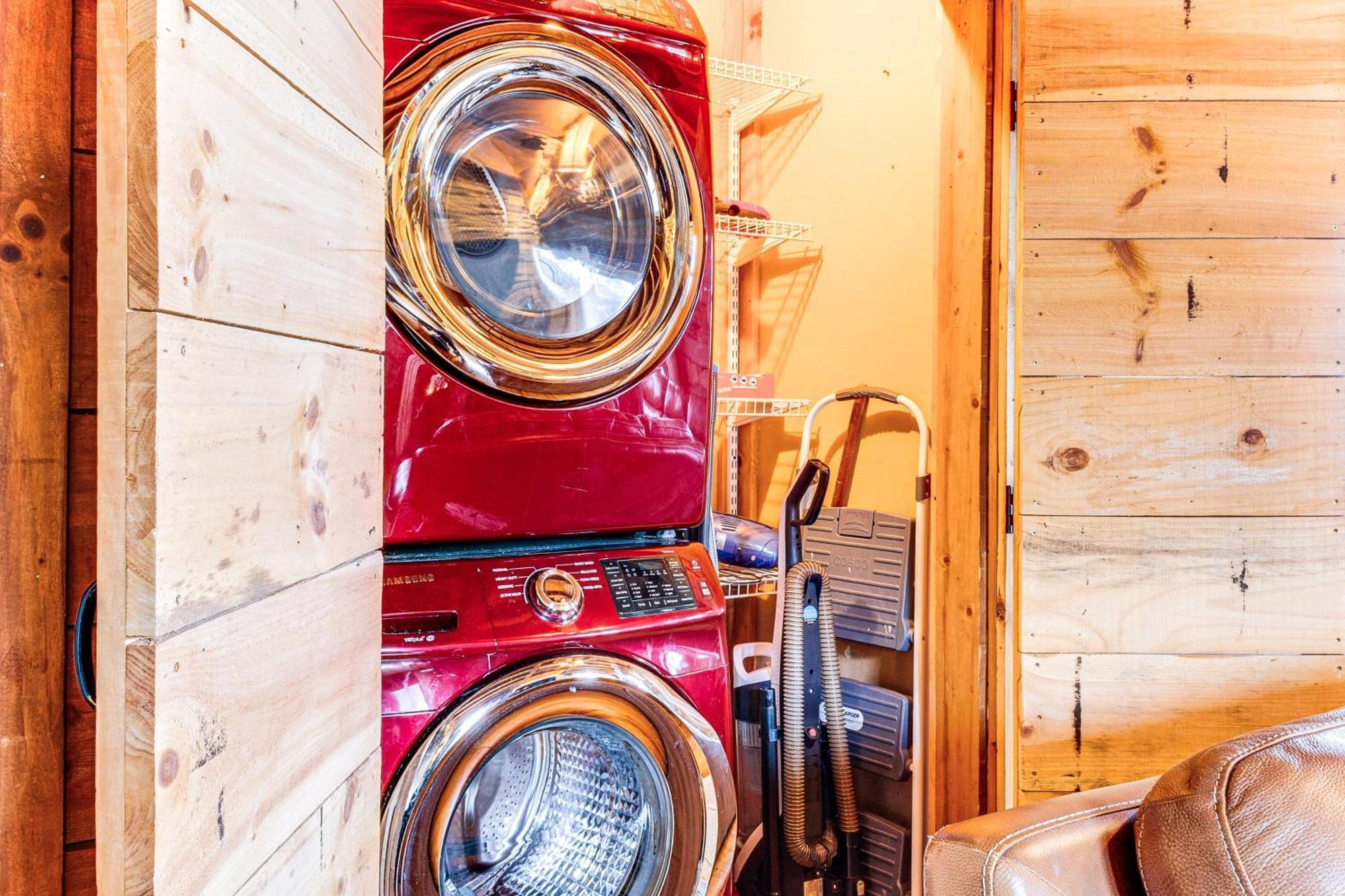 Spacious Gatlinburg Cabin With Hot Tub And Game Room! Екстер'єр фото