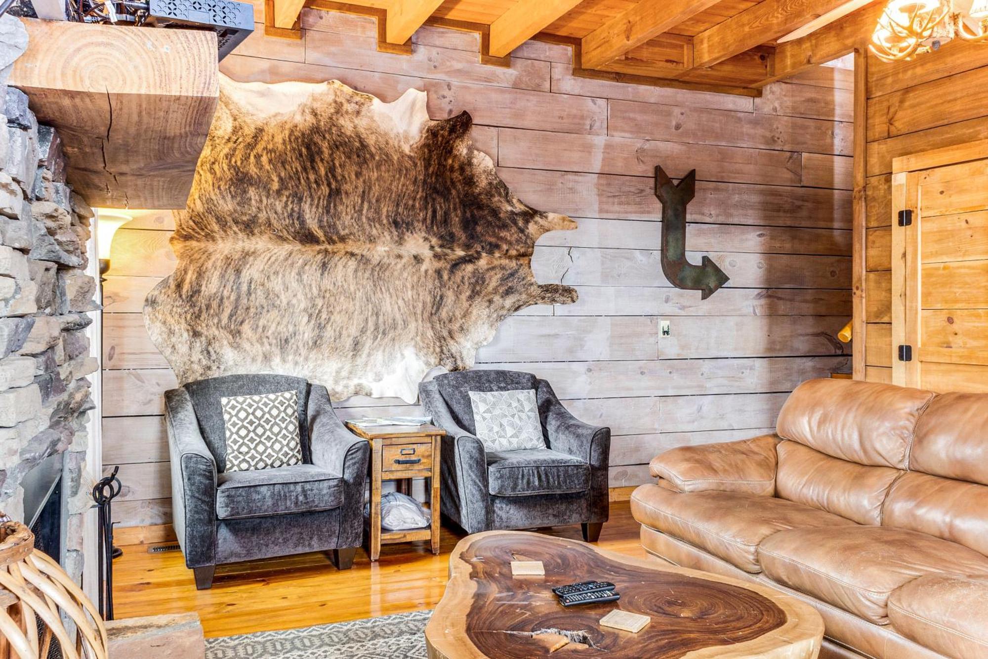Spacious Gatlinburg Cabin With Hot Tub And Game Room! Екстер'єр фото