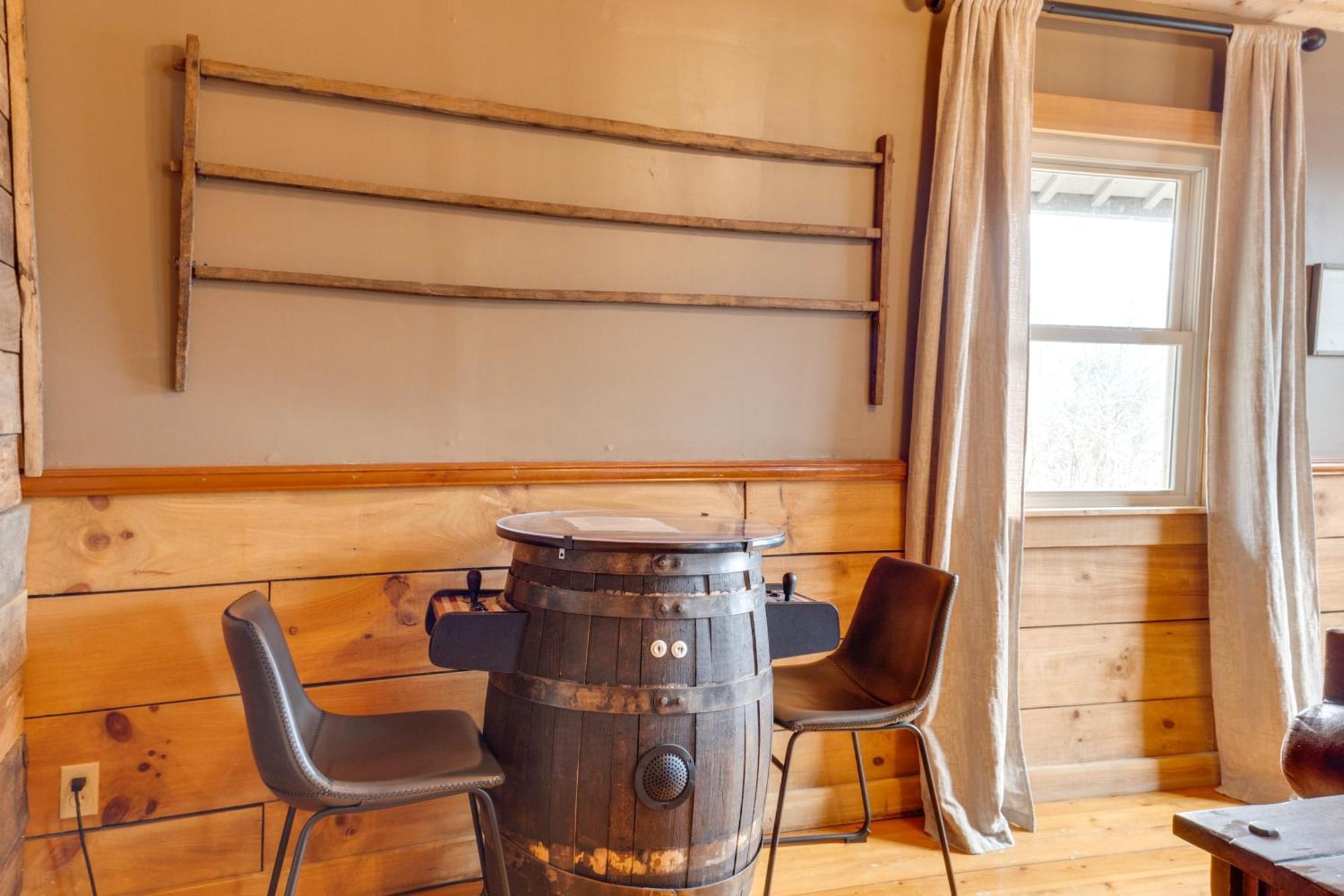 Spacious Gatlinburg Cabin With Hot Tub And Game Room! Екстер'єр фото